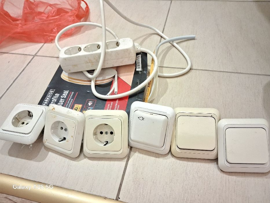 Разклонител, Контакти,ключове и уплътнител за 22лв всичко