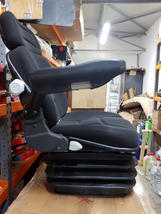 Scaun perna tractor utilaje agricole cu cilindru hidraulic preț 2750 c