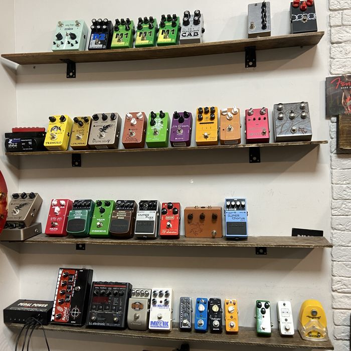 Гитарный шоурум в Алматы