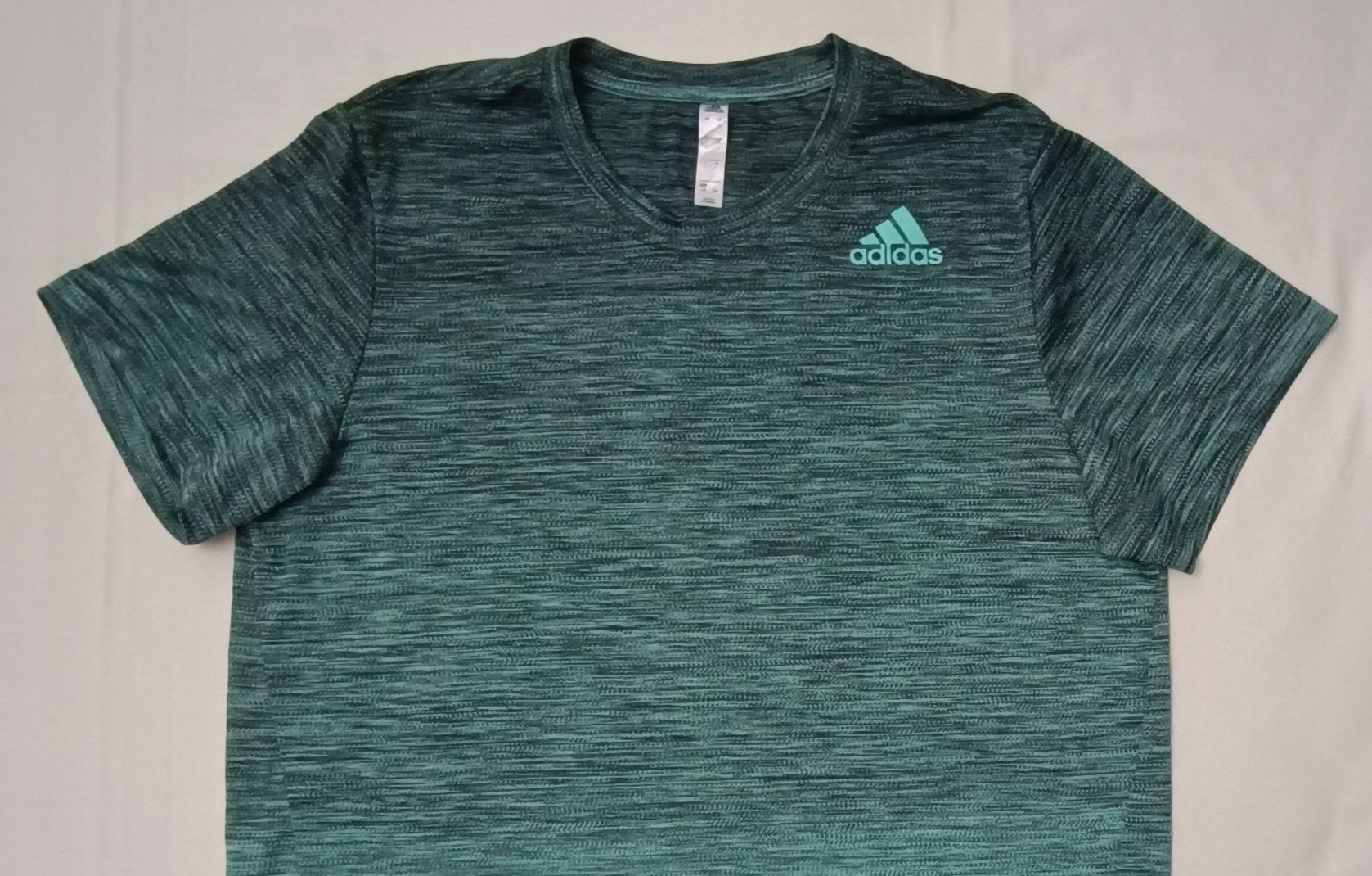 Adidas Gradient Tee оригинална тениска L Адидас спорт фланелка фитнес