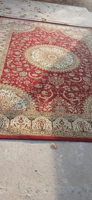 Гилам сотилади 2 яаримга 3 яарим калин