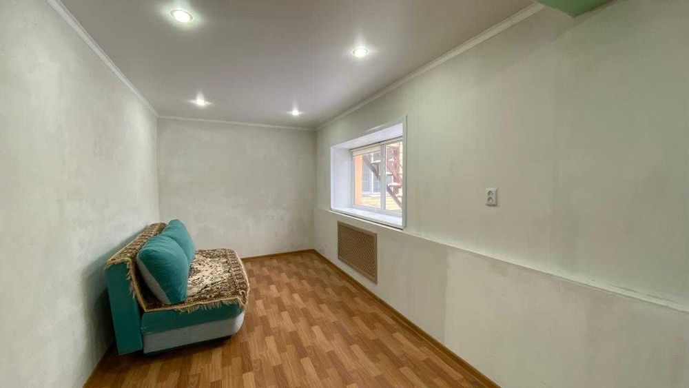 Продам 2-комн квартиру в здании бывшего сада, р-н 3 горбольницы