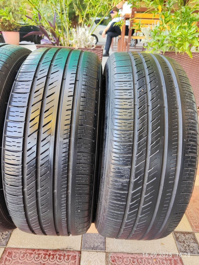 Vitour 235/55/19 aybi yoq