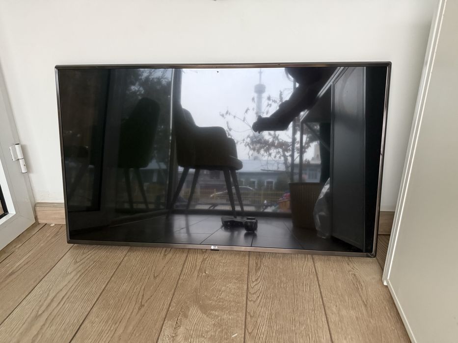 Телевизор lg экран сломан 43