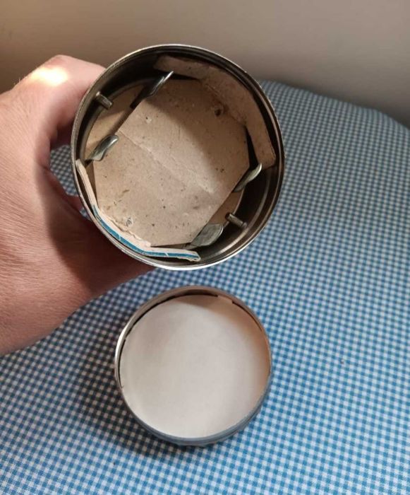 Lampa veche produsa de  Metaloglobus , nefolosita ,NOS,  comunista RSR