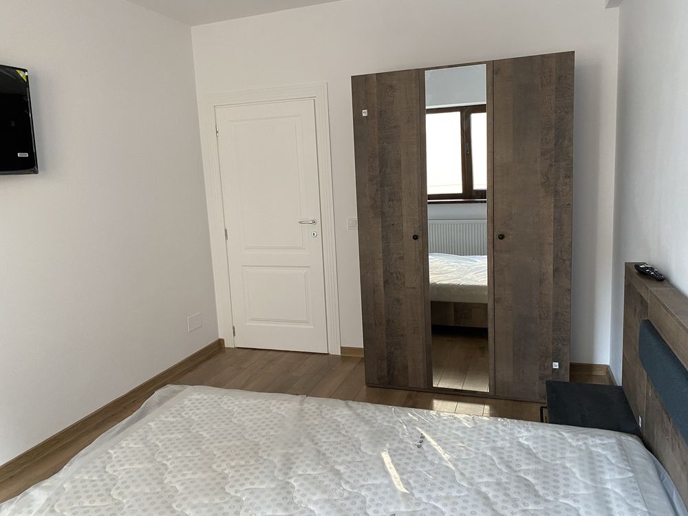 PF apt 2 camere capat cug statie tramvai