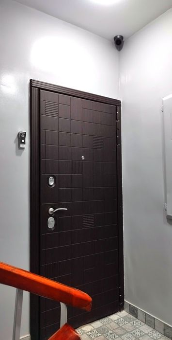 Продам свою уютную 5 комн. квартиру на ц-6 3этаж 4 этажного дома!