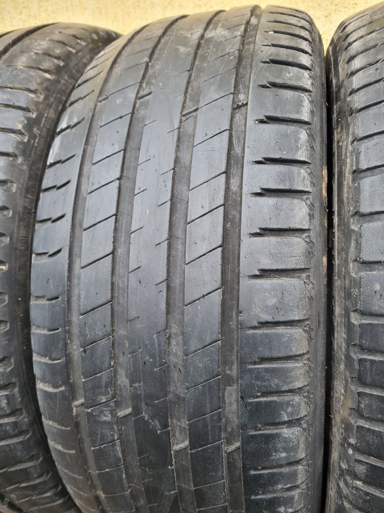 4 бр. летни гуми 235/55/19 Michelin 4 mm DOT 4015