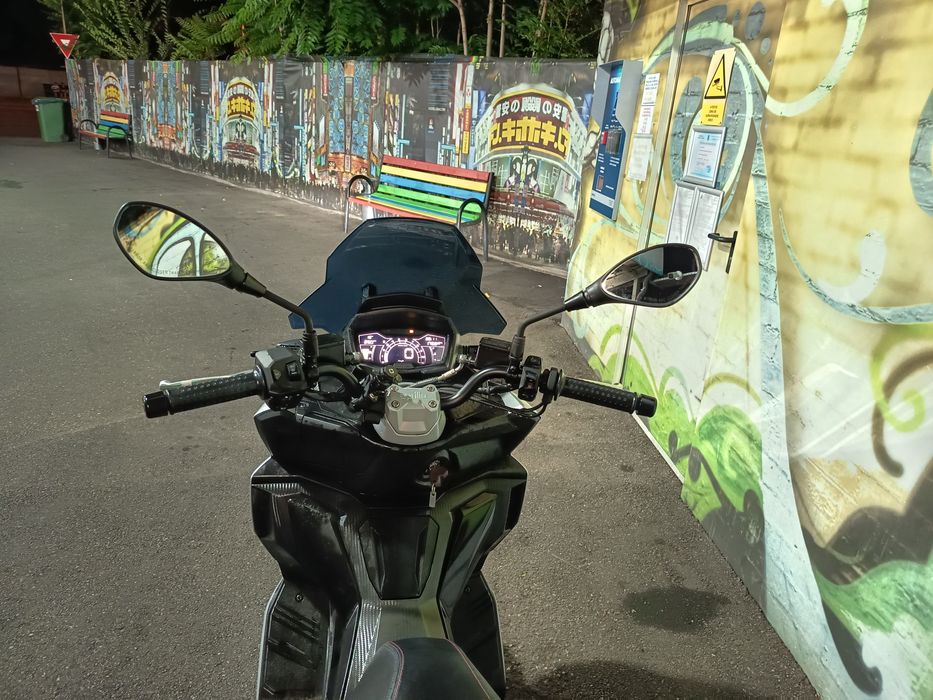 Aprilia SR GT 200 1800km stare foarte buna ,mici zgârieturi