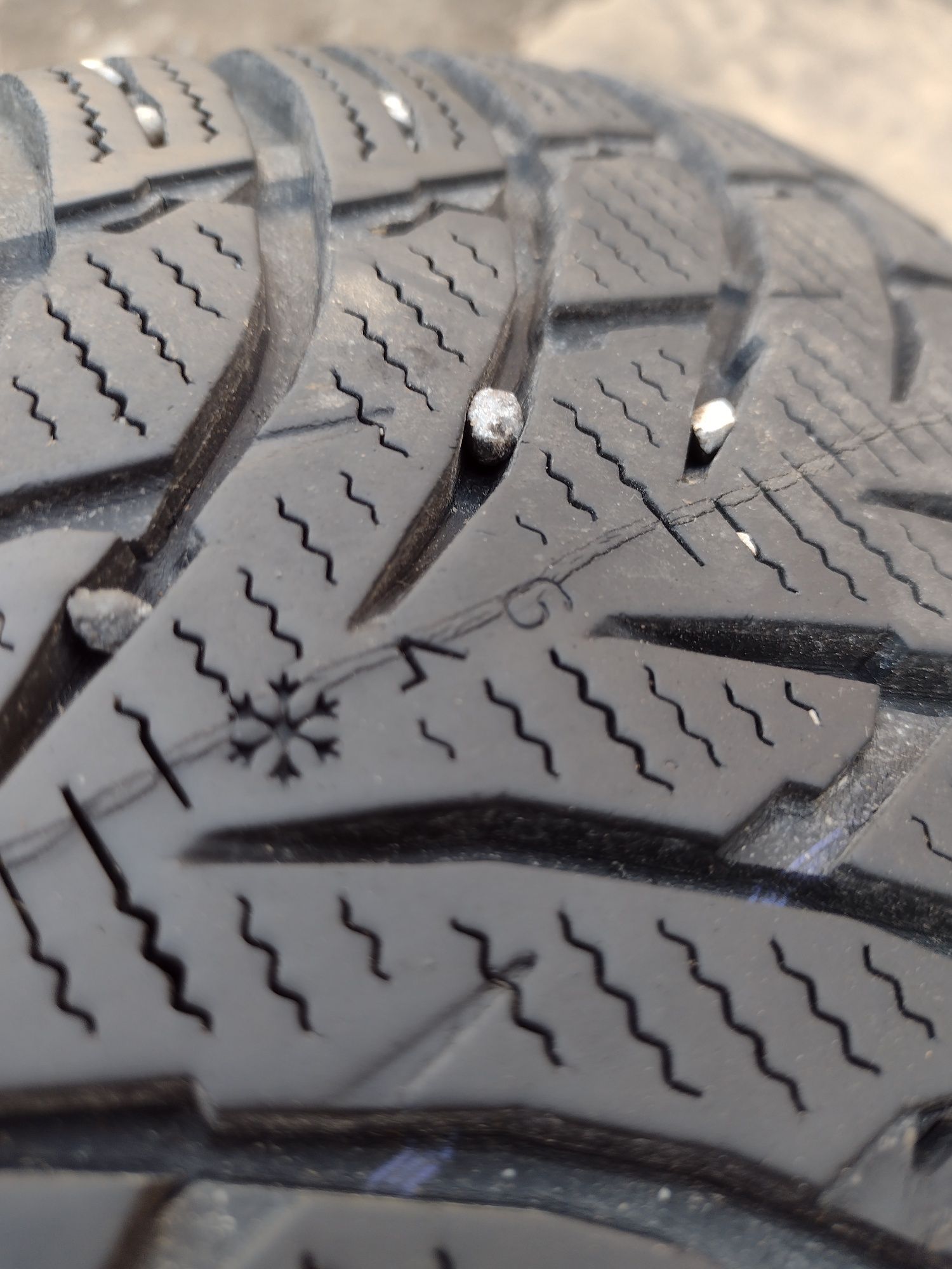 Nokian WRD4 2бр 215/65/16 дот3119