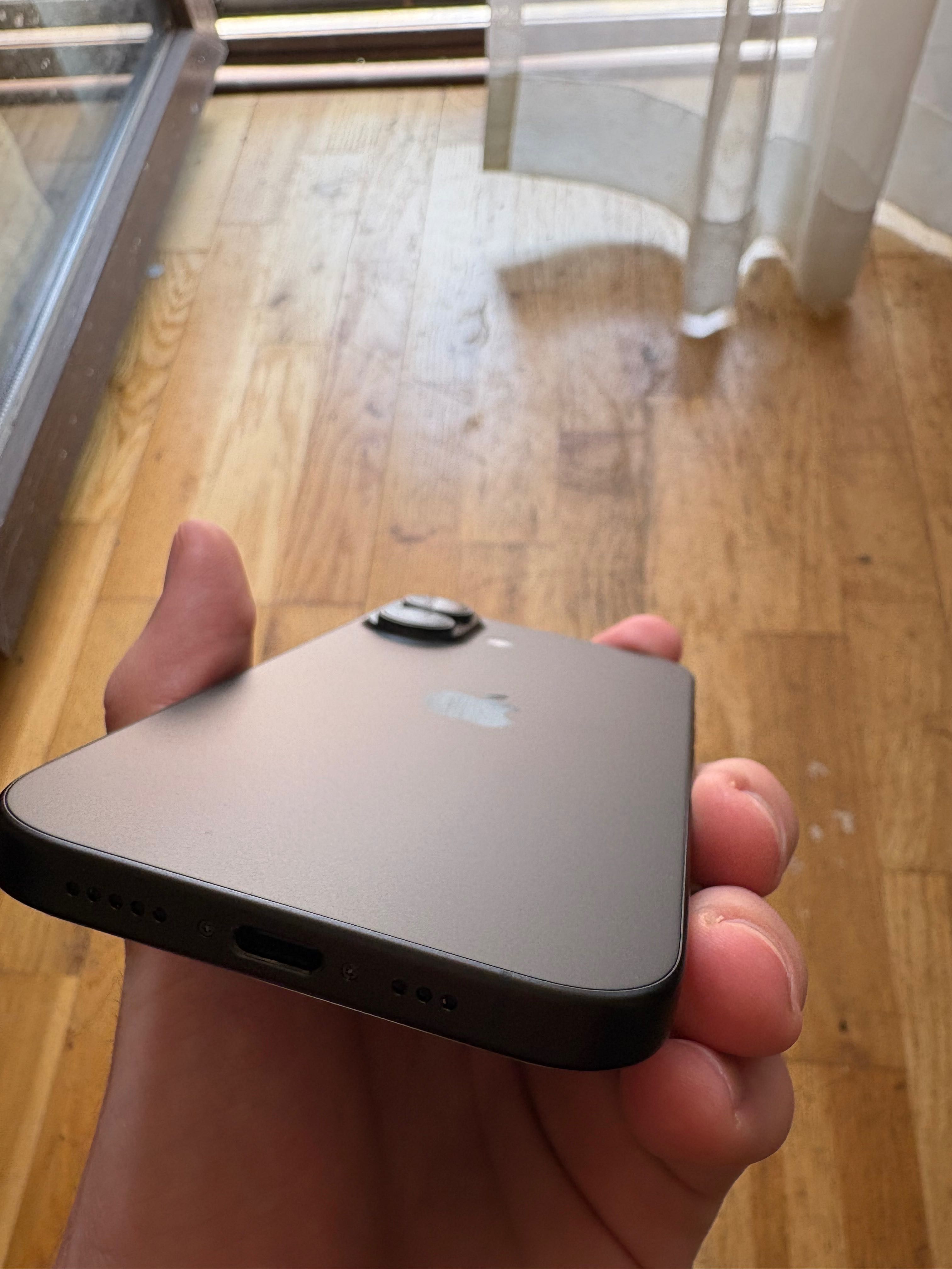 iPhone 16 - гаранционен!