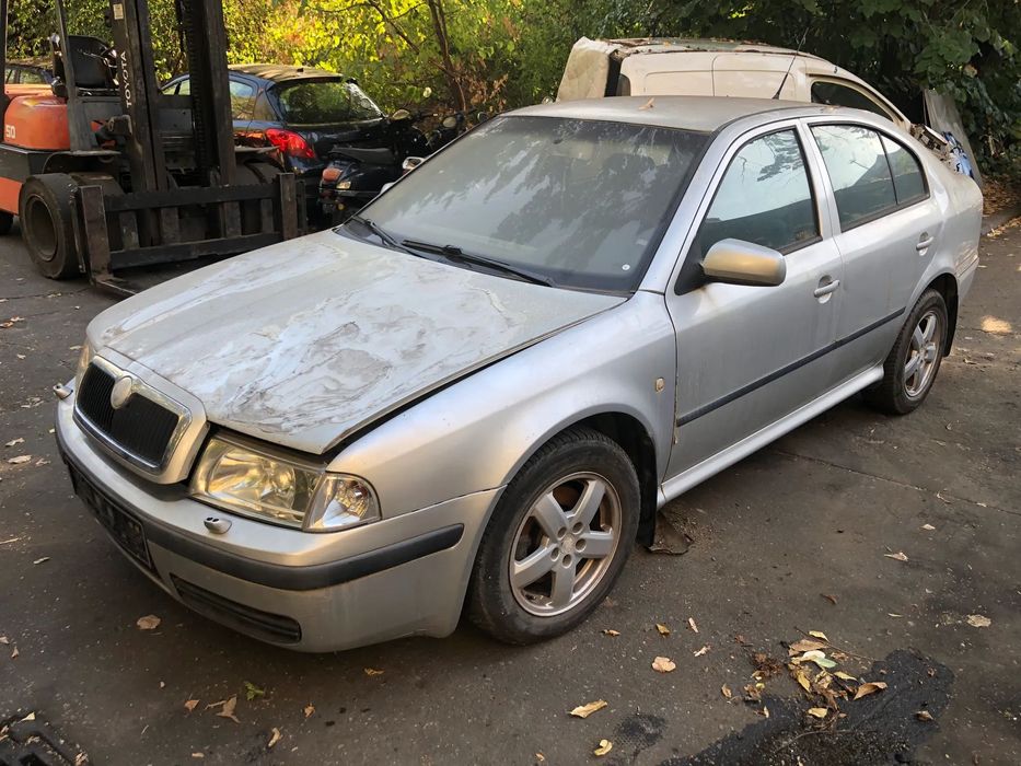 Dezmembrez Skoda Octavia 1 gri argintiu 1,9 diesel 2003 xenon