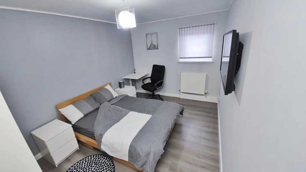 Дава се под наем Тристаен апартамент в Пловдив, Коматево - 97 кв.м за 357 € - Снимка #2