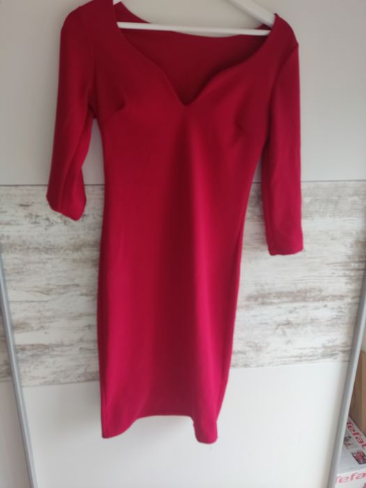 Разпродажба официални червени рокли