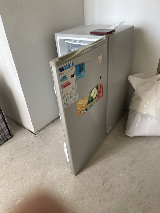 Холодильник в отличном состоянии . Пользовались недолго.