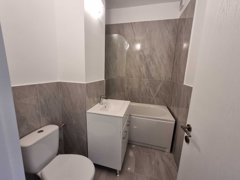 Apartament renovat 3 camere, parter, acces separat, Cetate
