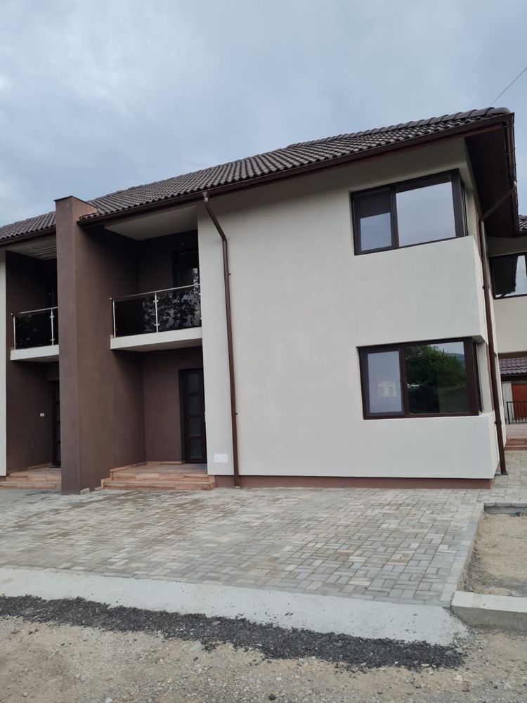 Case de vanzare , duplex zona  Bujoreni