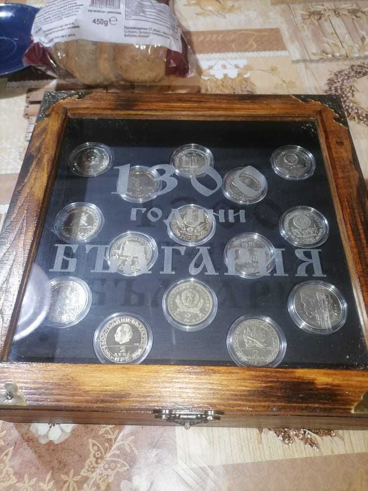 дървена кутия с лот монети 1300 години България
