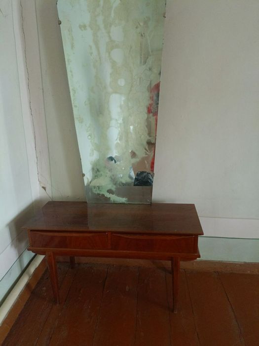 Продаётся советское трюмо