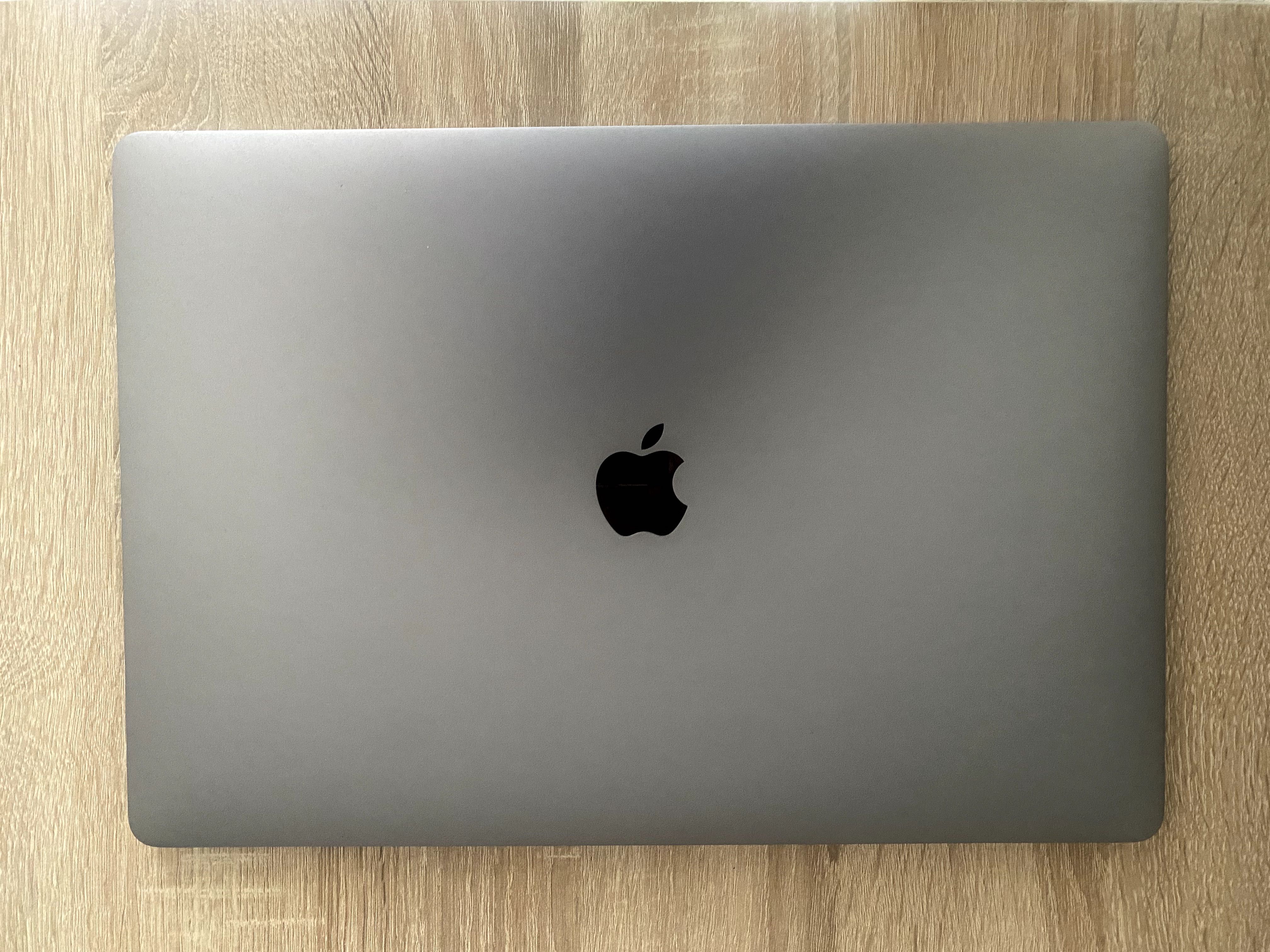 Topcase  cu tastatura pentru Macbook Pro Retina 16" 2019 Space Gray