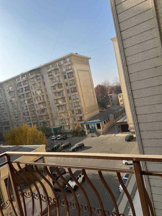 Сдаю квартиру
Новостройка в Чиланзаре
2/5/12
55 м2
Ал-Хорезми круг