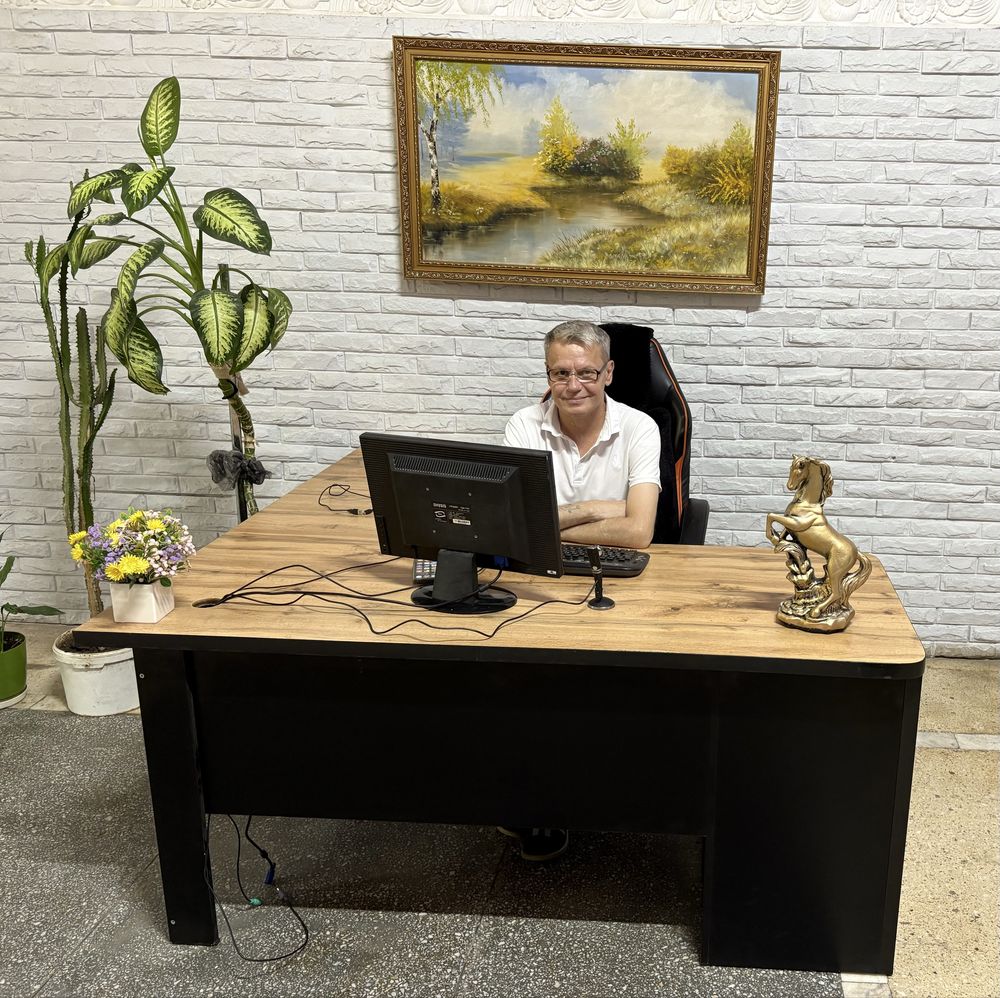 Компьютерный стол , офисный стол