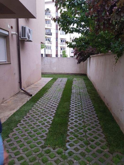 Inchiriez apartament 2 camere + curte, metro Dimitrie Leonida