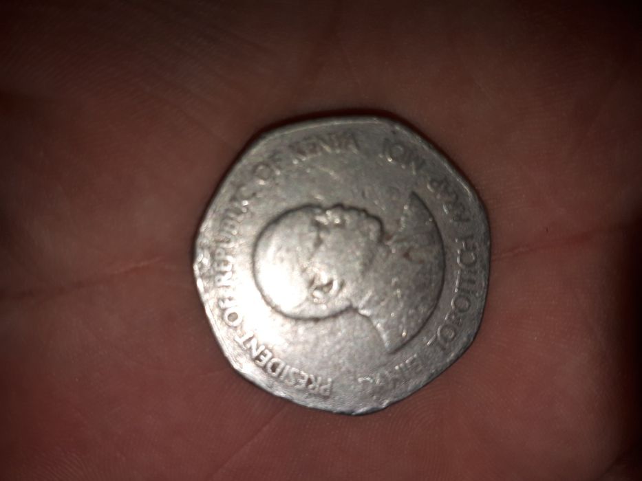 Vand moneda 5 sillings 1985