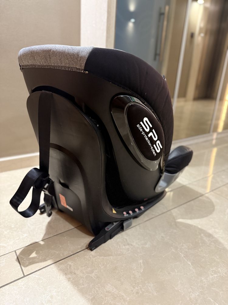 Foppapedretti Isofix ПЕРФЕКТНО от 9 месеца до 12 години