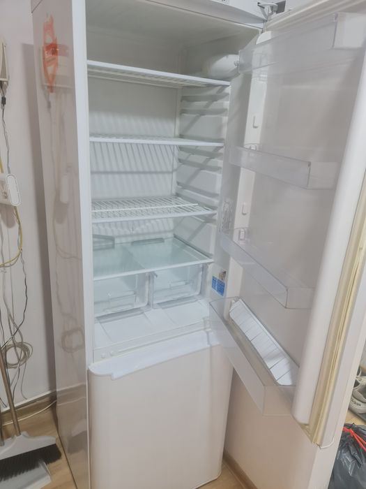 Холодильник Indesit