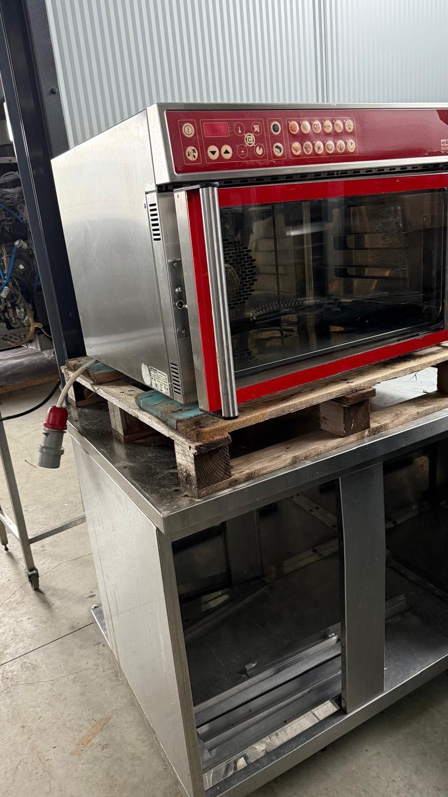 Cuptor patiserie gastronomie Eloma germania 3 tavi 600x400