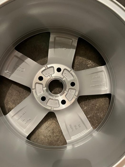 Janta noua vw Passat 17 3G0601025E