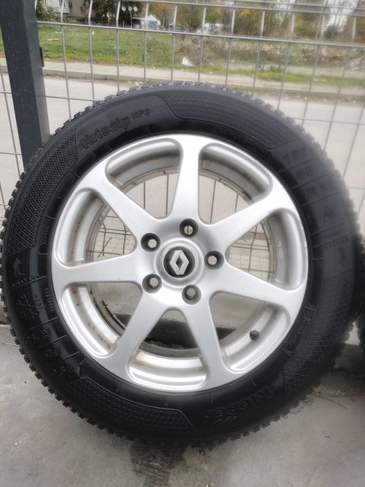 Джанти с гуми 15" 5*114,3