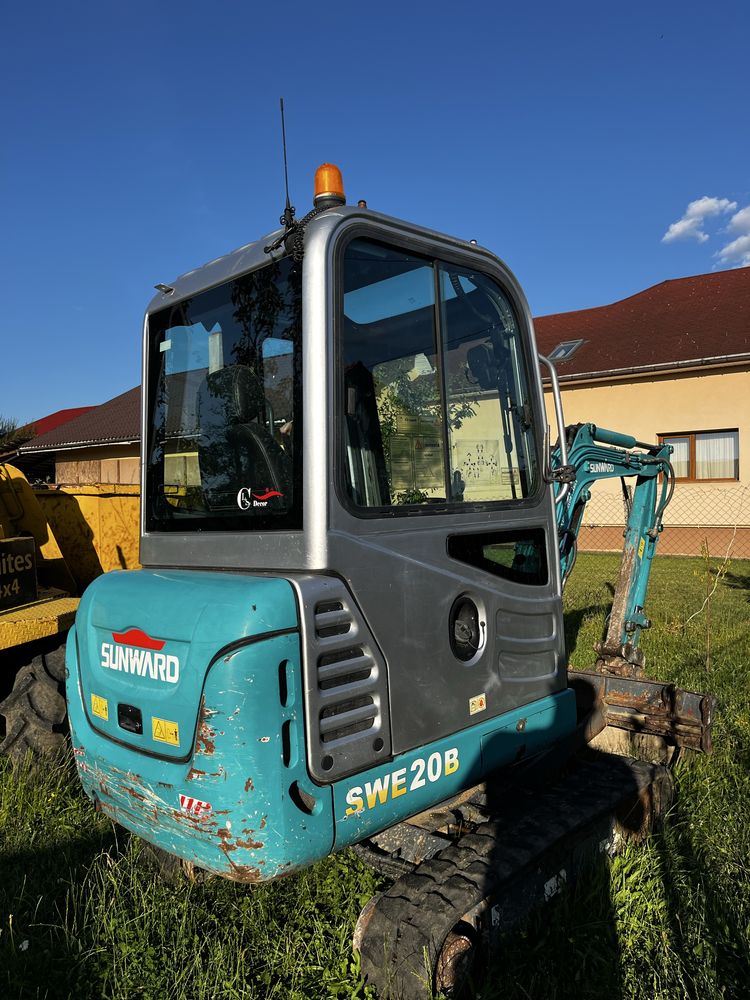 Miniexcavator Sunward 2 tone swe20b