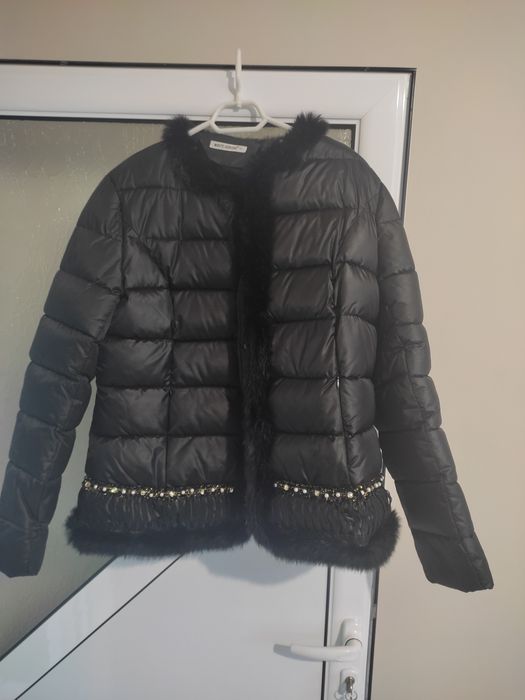 Дамско черно яке с пух