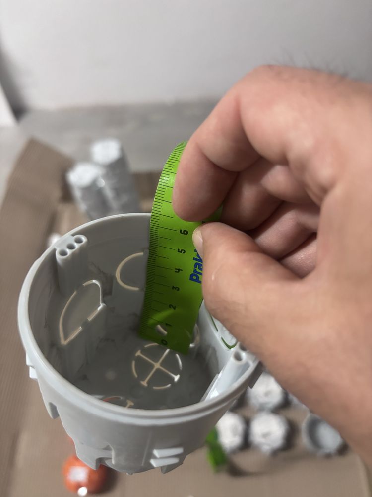 Конзоли за контакти 40mm и 60mm