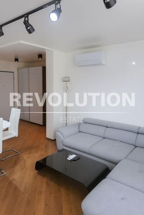 Тристаен апартамент в района на кк. Чайка!