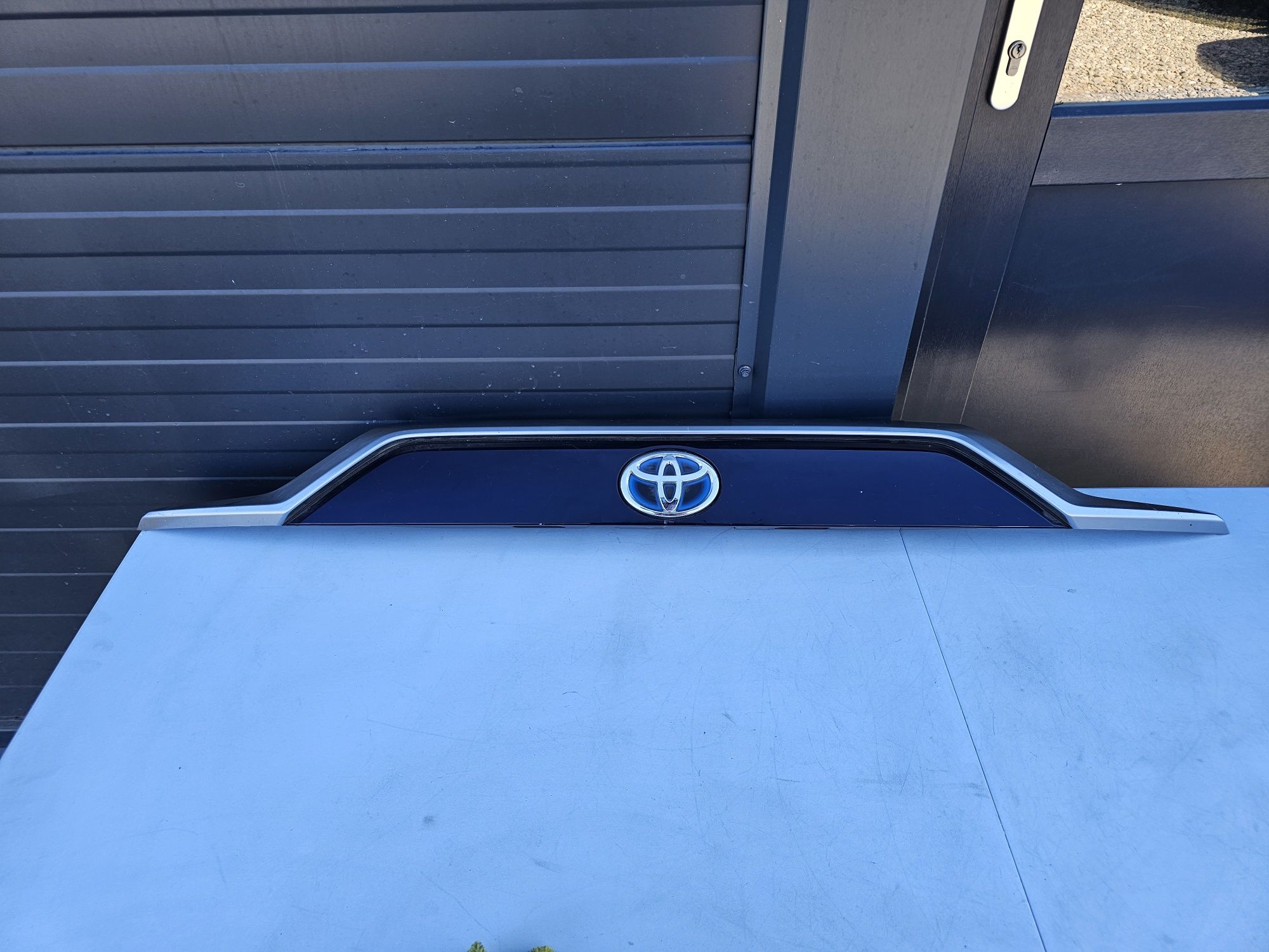Bandou hayon Toyota Rav4