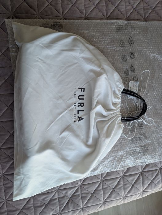Furla Кожена шопинг чанта Regina