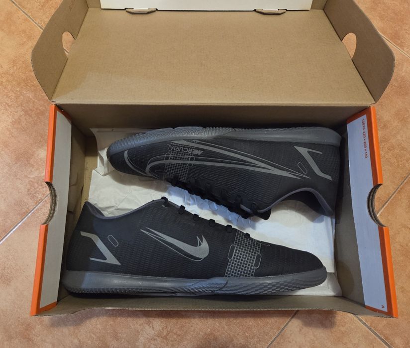 ЧИСТО НОВИ! Футболни обувки Nike VAPOR 14 CLUB IC