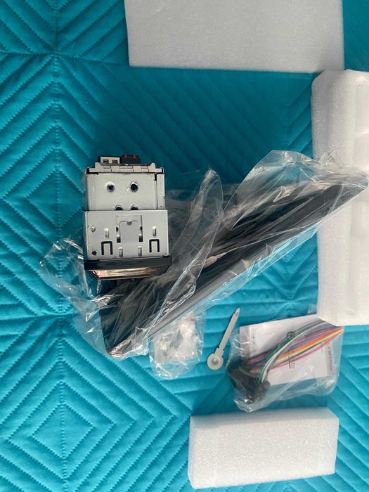 ЧИСТО НОВО Радио с НАВИГАЦИЯ 9,5 инча mp5 player