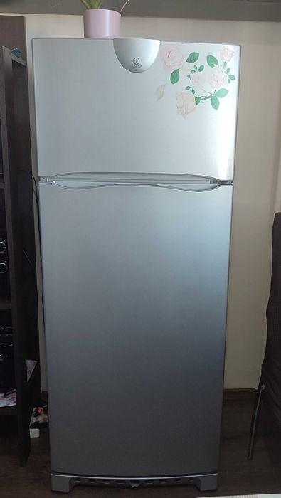 Хладилник Indesisit