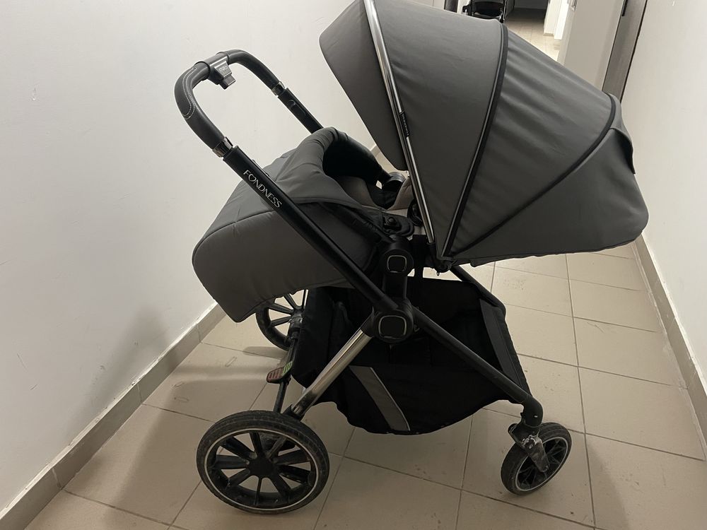 Продам коляскую 2в1