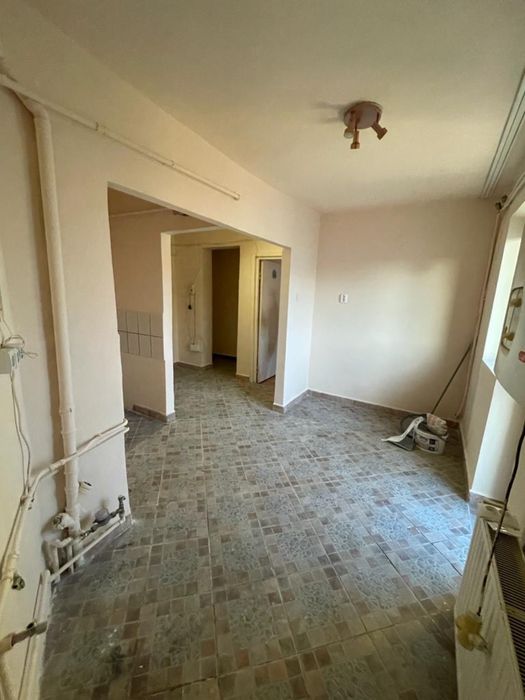 De vanzare / de inchiriat apartament cu 2 camere