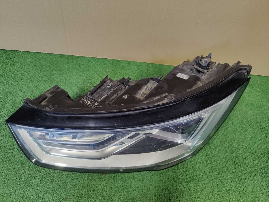 far stanga audi a1 geam avariat led