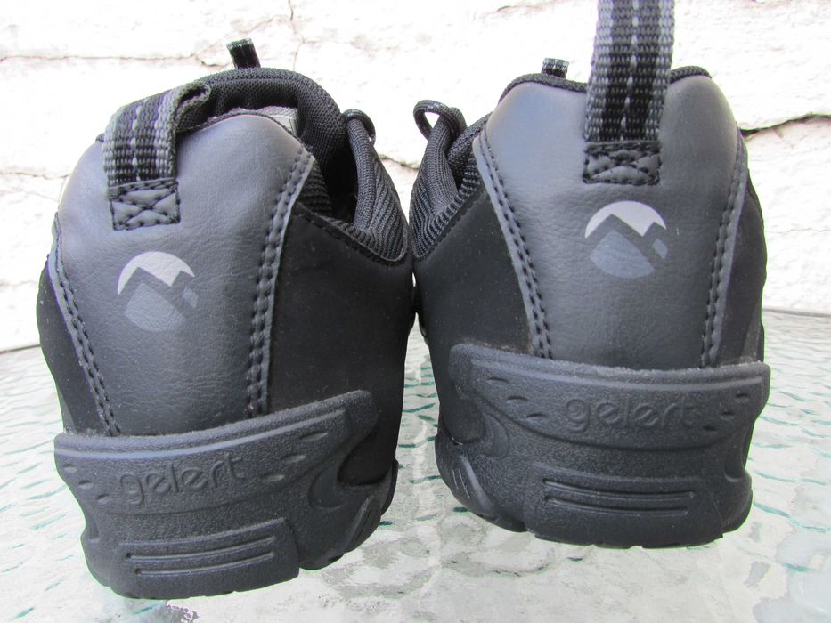 Мъжки туристически обувки Gelert Rocky