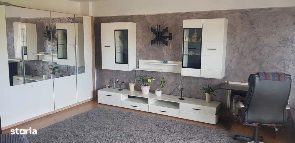 Apartament de 2 camere, 65mp, balcon, zona Piata 1 Mai
