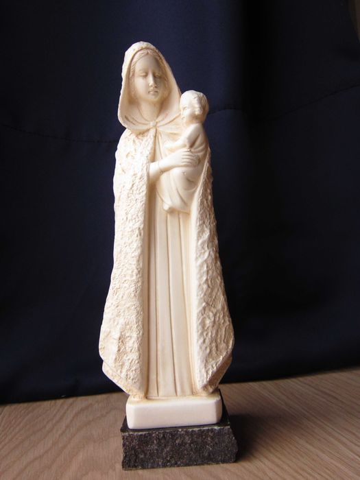 cadou rar si deosebit Madonna  Maria ,semnat Franta 1960 handmade