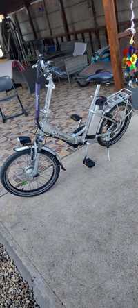 Vand bicicleta pliabila electrica cu ajustare cu roti de 20