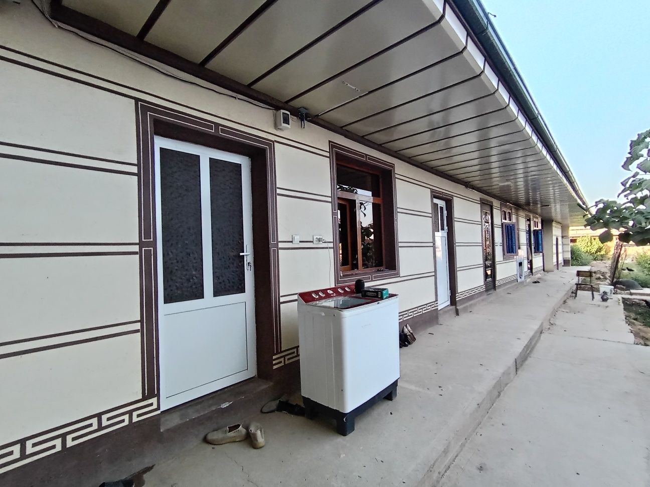 Uy sotiladi. 6 xonali 2,5 sotix limonari barcha sharoitlar bor